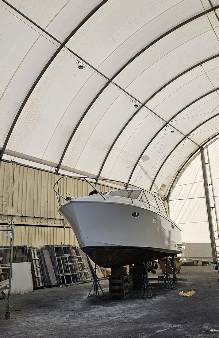 Boat storage shelter