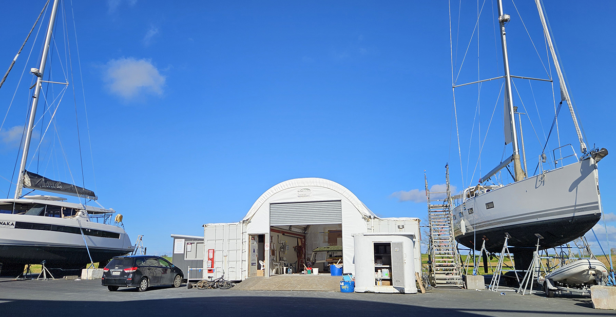 Boat storage shelter