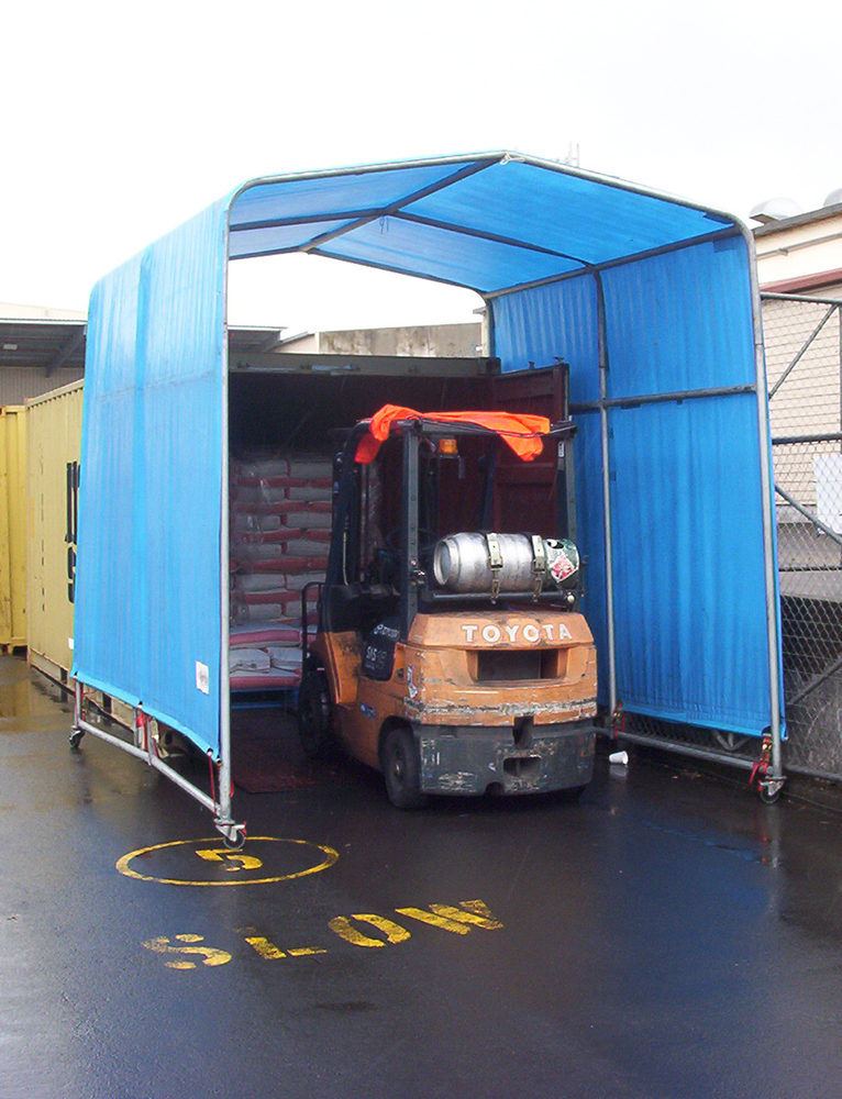 Container devanning shelter