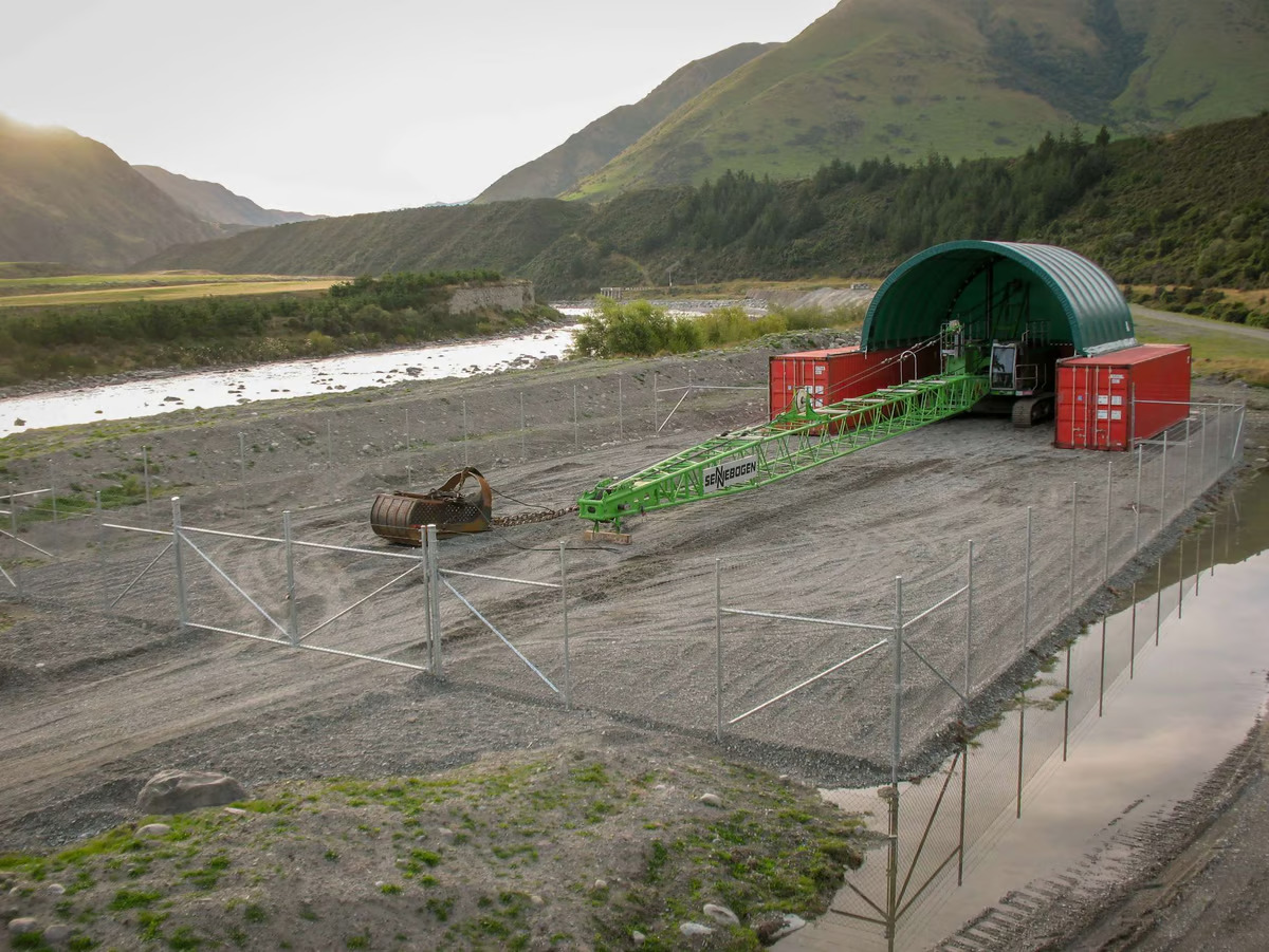 Protecting heavy vehicles from the elements